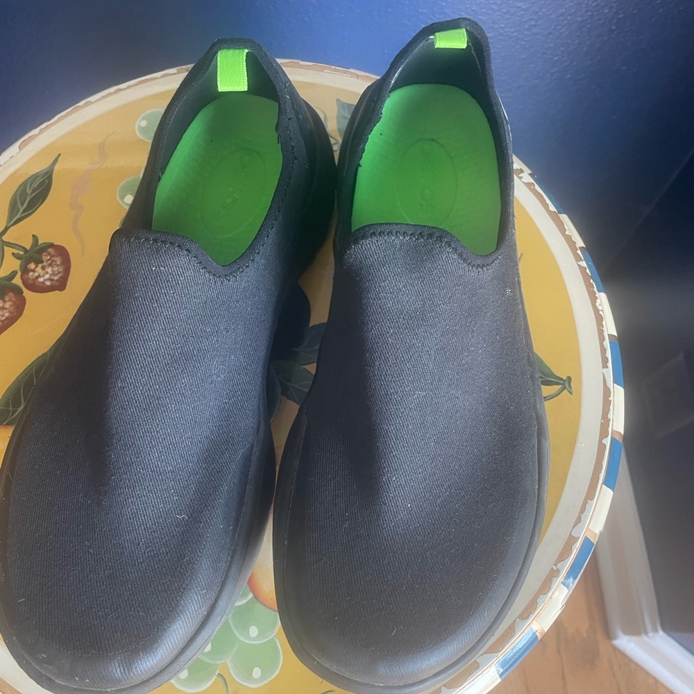 Women’s Oofos 8 EUC!! Slip-On Casual Shoes plantar fasciitis support
